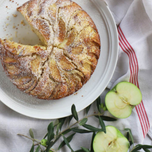 Spiced Apple Tea Cake with Cinnamon Bark & Nutmeg Essential Oils