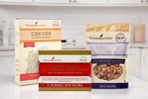 „Gary's True Grit Einkorn Flakes Cereal“ dribsniai, „Gary's True Grit Einkorn Granola“ javainiai ir „Chocolate Coated Wolfberry Crisp Bars“ batonėliai