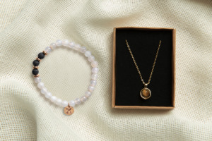 Lava Bead Diffuser Bracelet und Tiger Eye Crystal Necklace