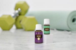 Yogamat met gewichten en etherische oliemelanges Release en AromaEase