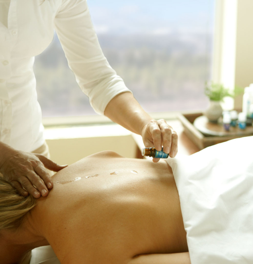 レインドロップに使用されるオイルと、その植物の特徴について