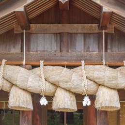 神社のしめ縄