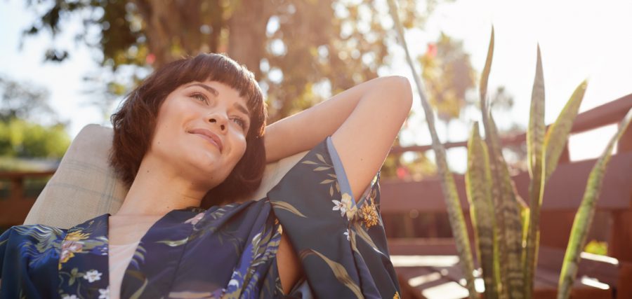 Blog_Simple-self-care-with-essential-oils_Slider_US