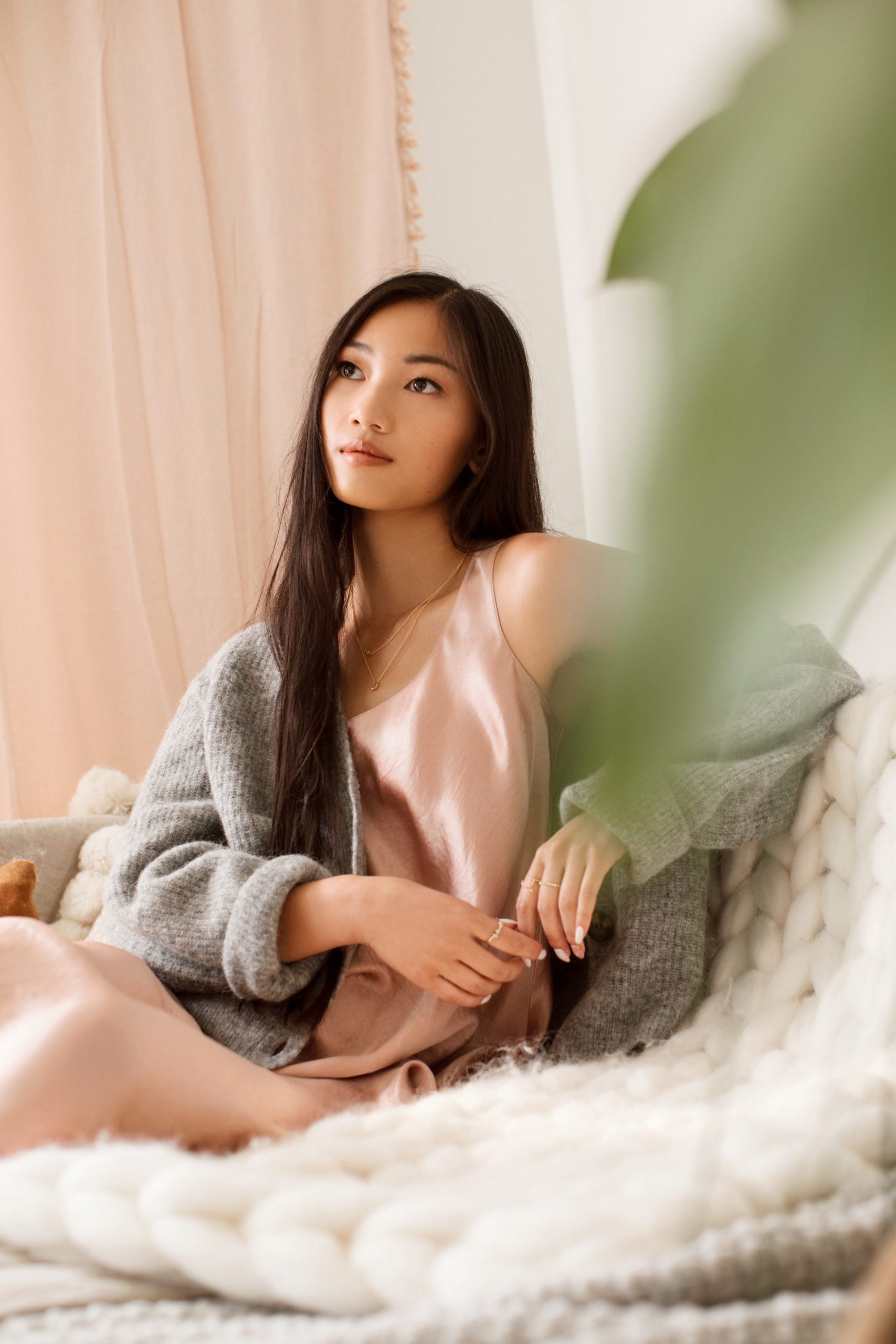 YL_Lifestyle_Peace in the Moment_201 Girl relaxing on cozy couch.