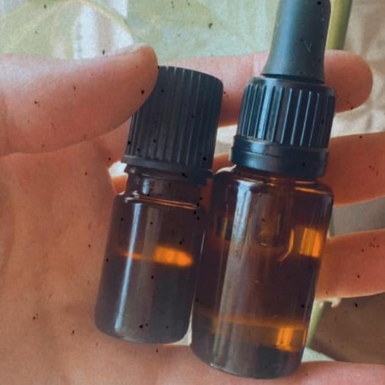 Picture4 essential oil roller bottles without any labels